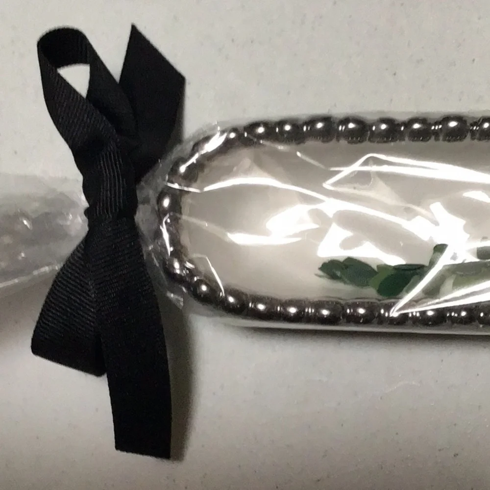 Pampa Bay Silver & White Ceramic Olive Appetizer Cracker Candy Serving Dish NWT
